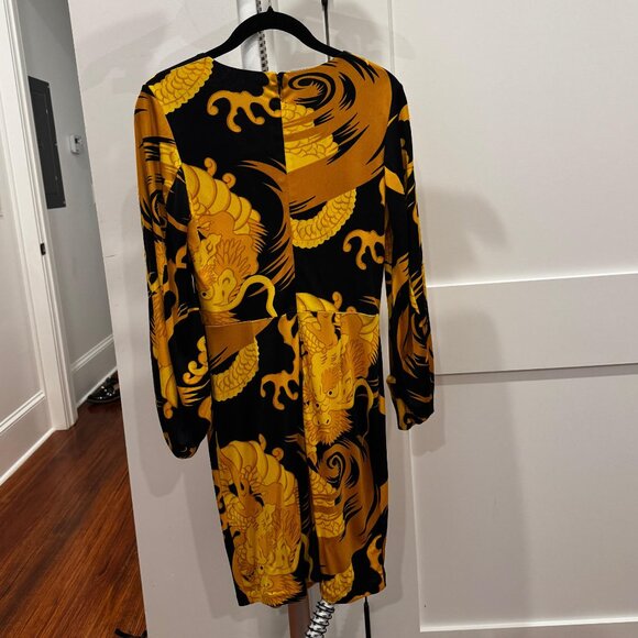Nieves Lavi NY, Women's Silk V-neck Dress, Yellow/Black Print, Size 6 - Picture 2 of 4